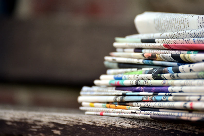 Foto eines Zeitungsstapels